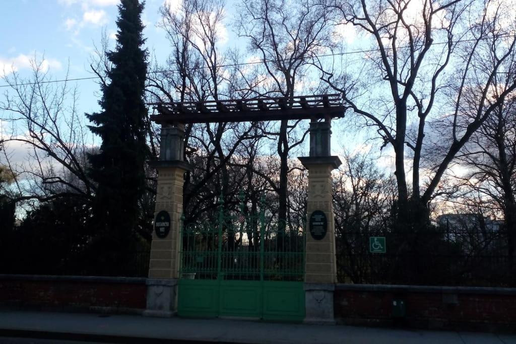 Zagreb Botanical Garden Budget Apartment Екстер'єр фото